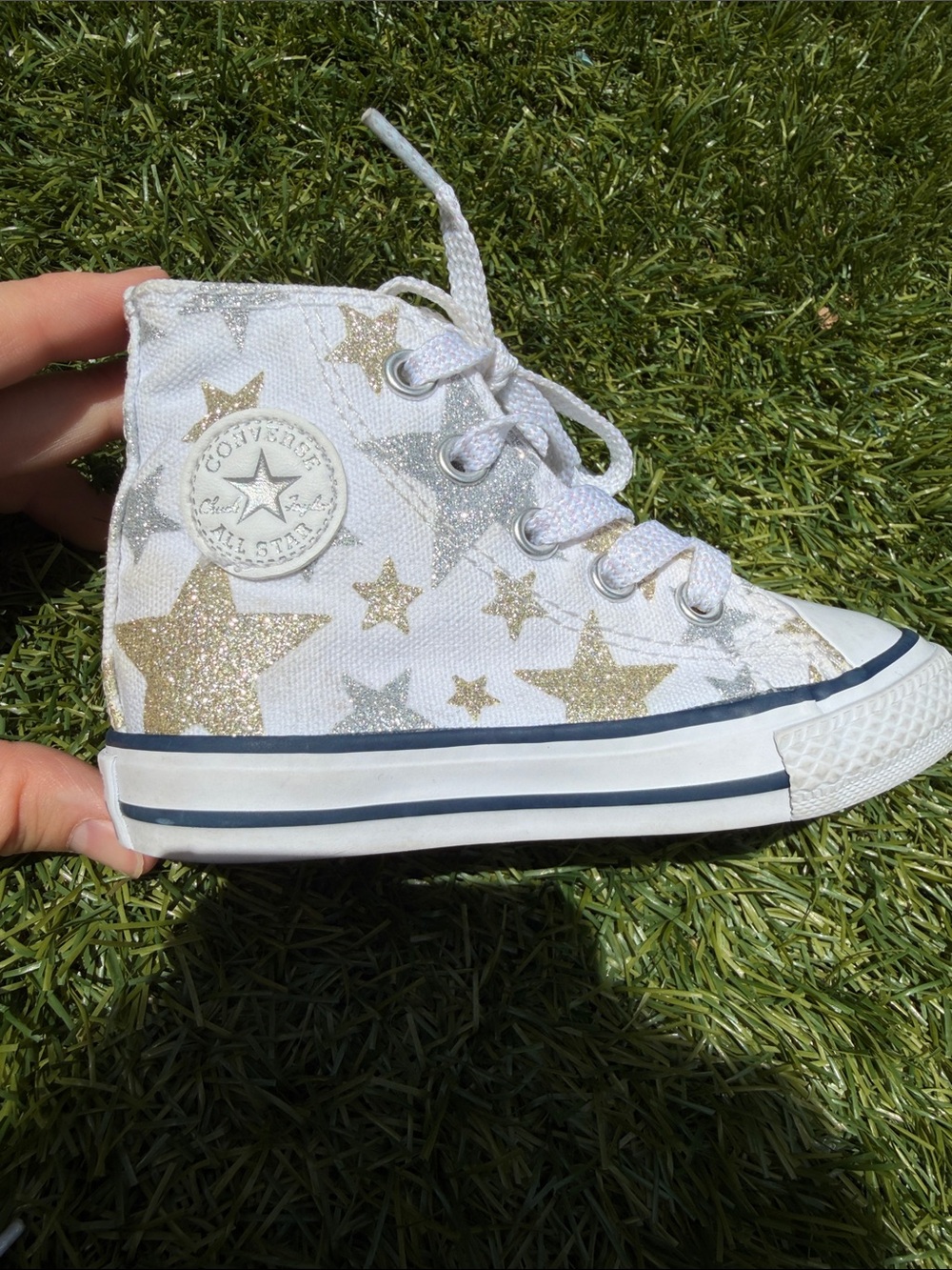 Converse toddler White High-Top Sneakers with Gold Star Accents size 5
